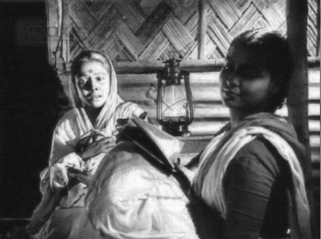 Gita Dey and Supriya Chowdhury from a scene in Ritwik Ghatak's Meghe Dhaka Tara